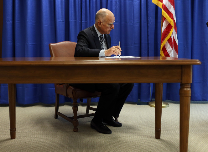 Governor Brown Signs California Homeowner Bill Of Rights