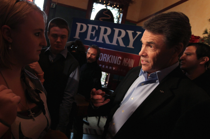 Rick Perry Campaigns At Iowa Coffee Shop