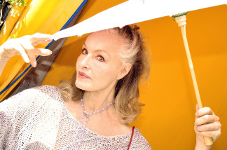 Actress Julie Newmar poses during the 2008 DPA Garden Party gift suite held at Frederic Fekkai on May 30, 2008 in Beverly Hills, California. Newmar had reported jewelry stolen from her home then found her property on eBay.