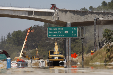Los Angeles's 405 Freeway Closes Completely For Bridge Repair