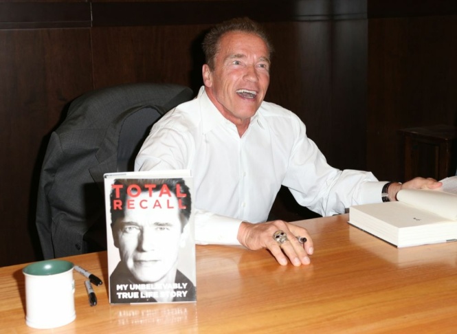 Arnold Schwarzenegger Book Signing For "Total Recall"