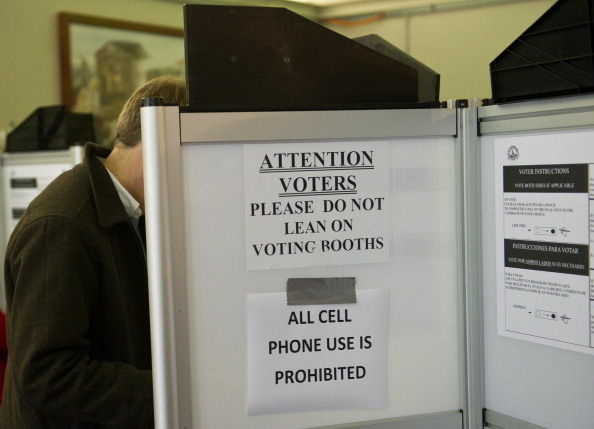 US-VOTE-2012-EARLY