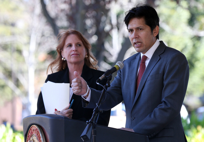 California State Lawmakers Introduce Legislator To Regulate Appearance Of Toy Guns