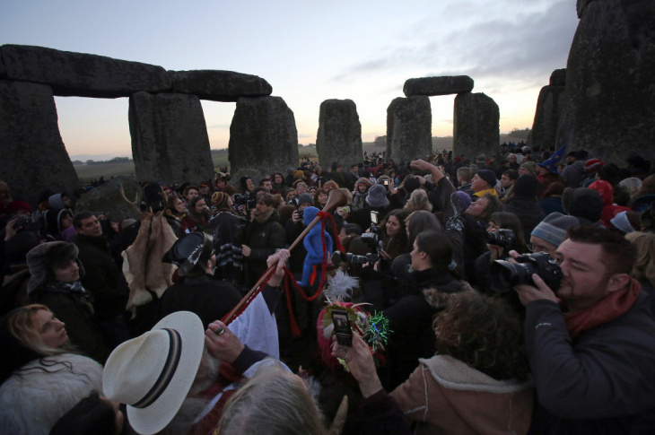 Druids Celebrate Winter Solstice At Stonehenge