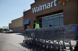 New and remodeled stores in Los Angeles would be required to have on-site containment systems for shopping carts under an ordinance approved today by a Los Angeles City Council committee.