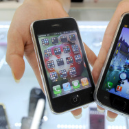 SKorea-US-IT-telecom-Apple-iPhone,FOCUS,