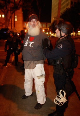 Los Angeles Police Move In To Evict Occupy LA Encampment