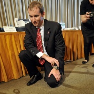 Colin Angle, American robot venture "iRo