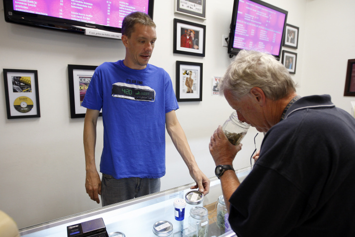 Los Angeles City Council Votes To Ban Medical Marijuana Dispensaries