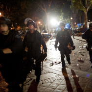 Los Angeles Police Move In To Evict Occupy LA Encampment