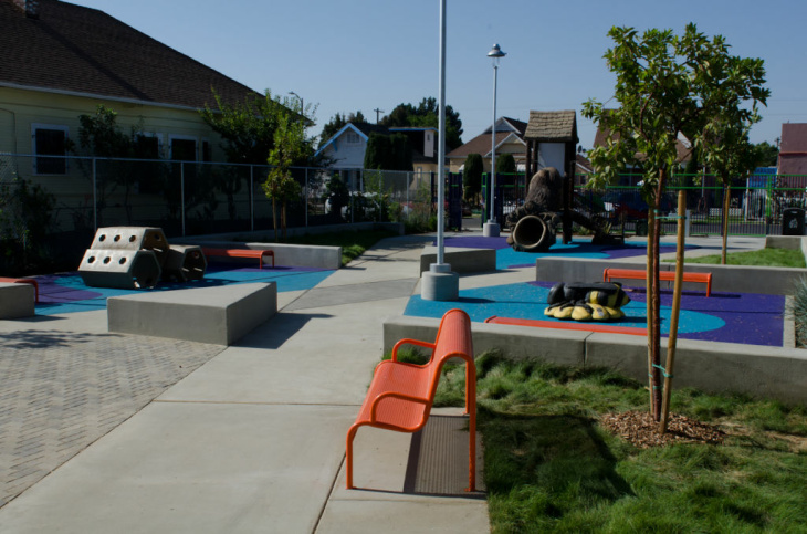 Pocket Park - 49th St