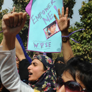 Pakistani NGO activists chant slogans du
