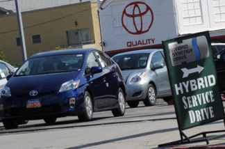 Hybrid Drivers Can No Longer Drive In The Carpool Lane Starting This Hybrid Drivers Can No Longer Drive In The Carpool Lane Starting This Friday 89 3 Kpcc