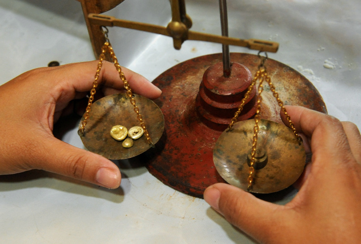 TO GO WITH Philippines-mining-gold,FEATU