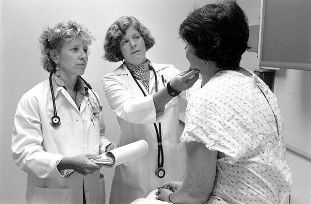Doctors with patient, Seattle, 1999