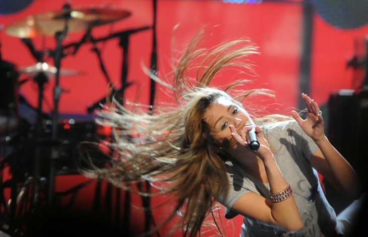Miely Cyrus performs at the ''Kids inaug
