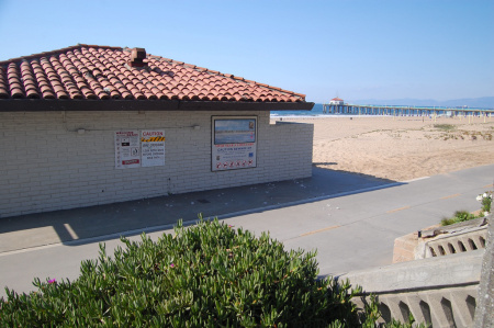 Manhattan Beach restroom