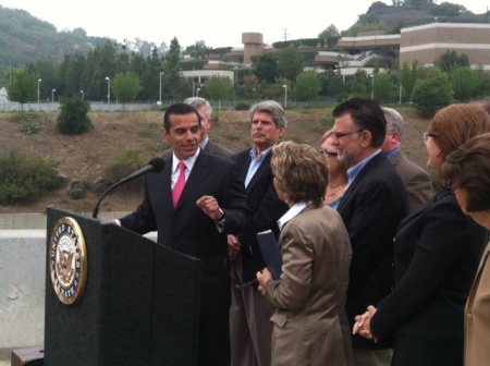 Mayor Villaraigosa talks public transportation