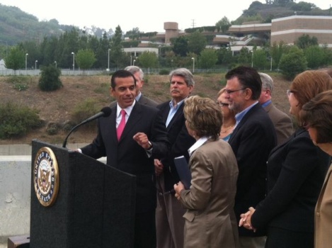 Mayor Villaraigosa talks public transportation