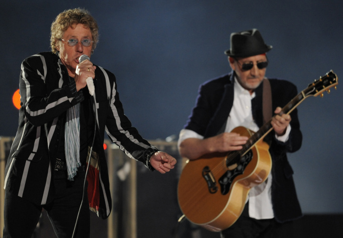 Roger Daltrey (L) and Pete Townshend of