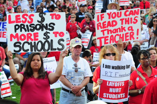 Teachers and students from California de