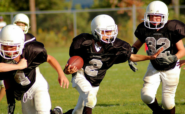 LA84 Foundation introduced guidelines that would favor youth football leagues that delay tackle football until participants are at least 8.