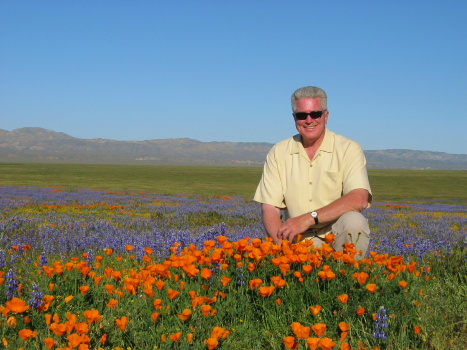 Huell Howser amidst the poppies, California's Gold.