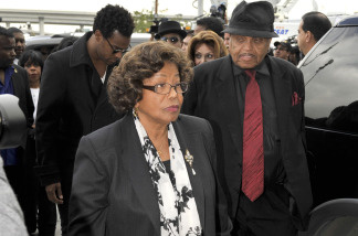 Katherine Jackson (L) and Joe Jackson (R), mother and father of Michael Jackson, arrive at the Airport Courthouse for the arraingment of Dr. Conrad Murray on February 8, 2010 in Los Angeles, California.