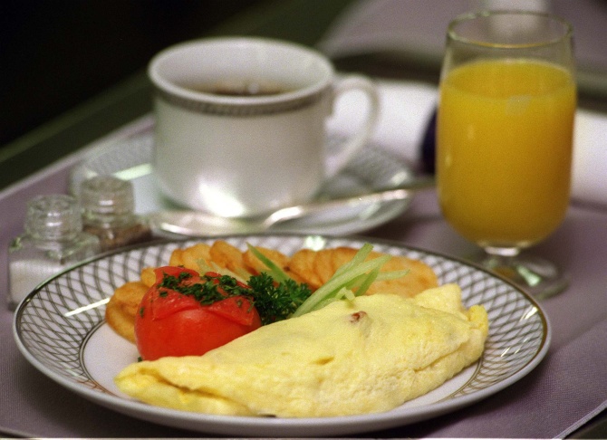 Pacific Catering,United Airlines first class menu
