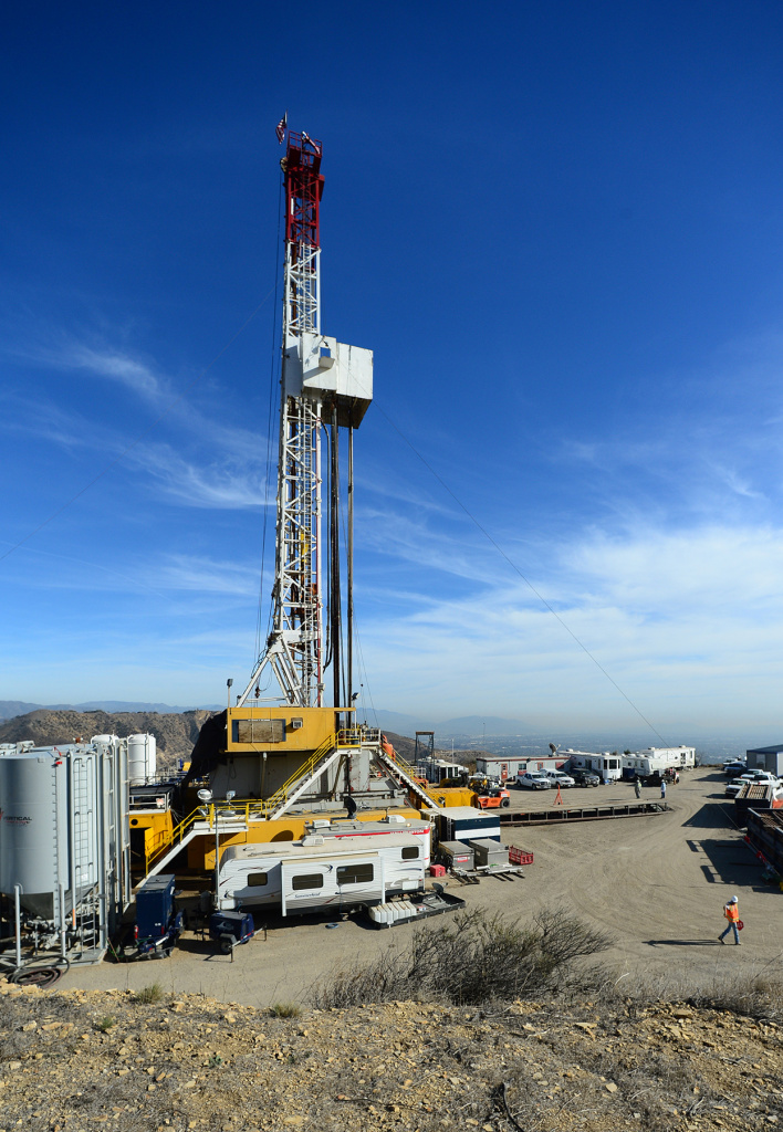 Crews from SoCalGas and outside experts work on a relief well at the Aliso Canyon facility above Porter Ranch on Dec. 9, 2015.