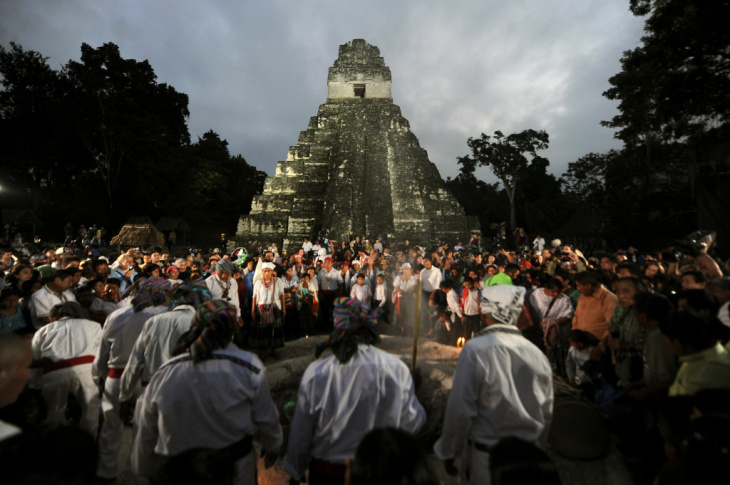 GUATEMALA-MAYA-CALENDAR-TIKAL-CELEBRATION