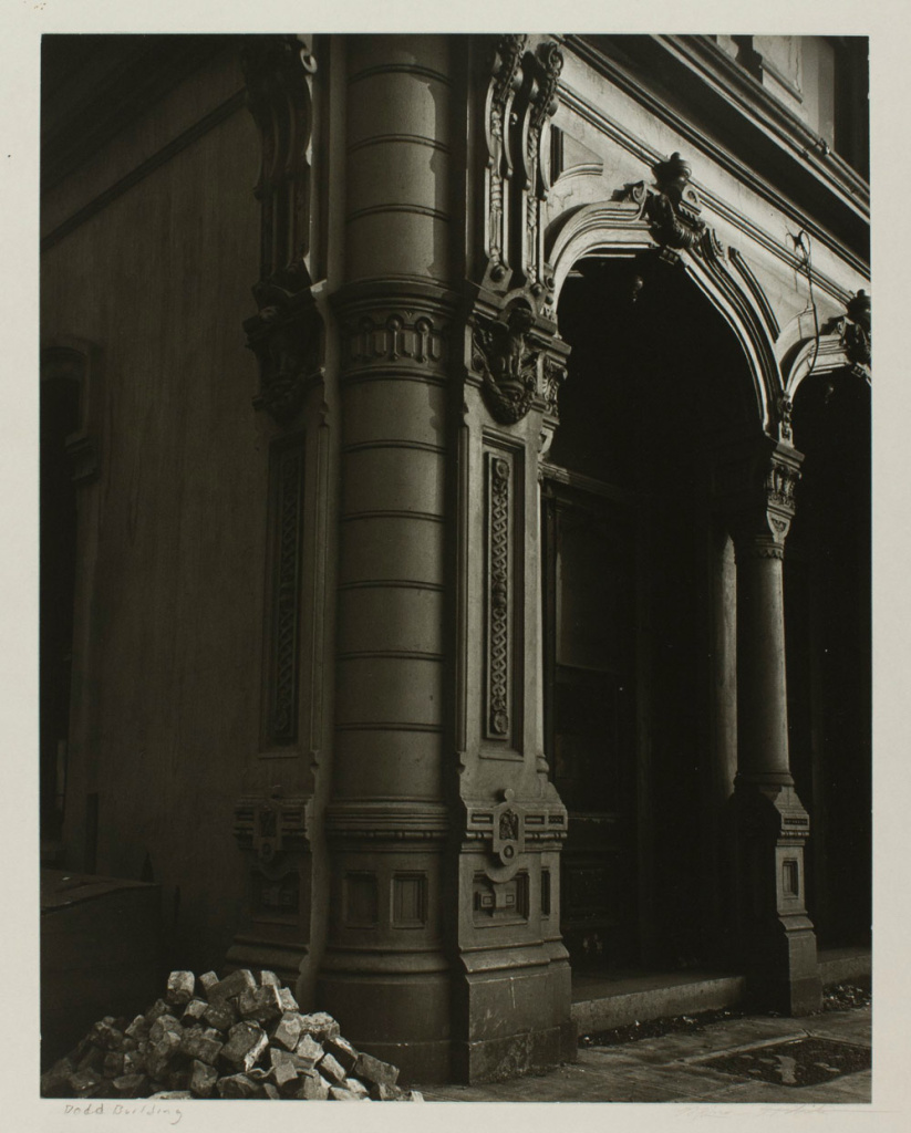 "Dodd Building,” Portland, Oregon, 1939, an early photo by Minor White.