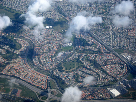 Los Angeles suburbs with cul-de-sacs surrounded by freeways