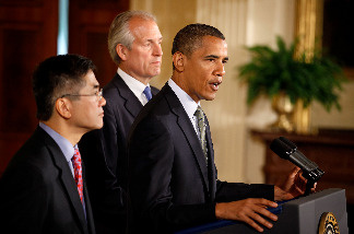 U.S. President Barack Obama (R) is joined by Commerce Secretary Gary Locke (L) and Boeing Company Chairman, President and CEO Jim McNerney to announce the creation of the President's Export Council and to talk about his administration's promotion of exports in an attempt to grow the economy and support jobs in the East Room of the White House July 7, 2010 in Washington, DC.