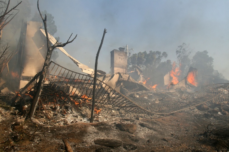 Santa Anna Winds Stoke Wildfires In Southern California