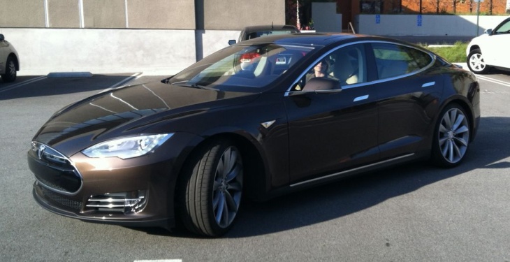 TESLA S