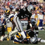 Los Angeles Rams v Los Angeles Raiders