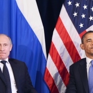 US President Barack Obama (R) and Russia
