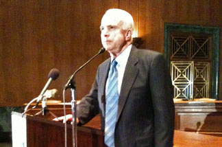 Arizona Senator John McCain speaks to L.A. Chamber of Commerce members