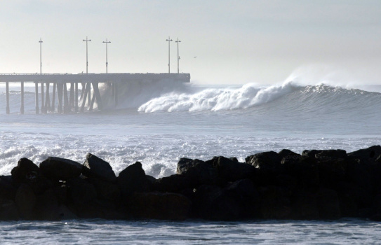Large Swells Hit California Coast