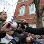Romney Campaigns With Pawlenty And Christie In New Hampshire