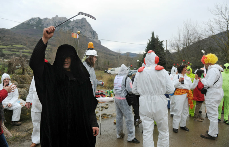 FRANCE-WORLD-BUGARACH-OFFBEAT