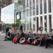 US-IT-INTERNET-TELECOM-APPLE