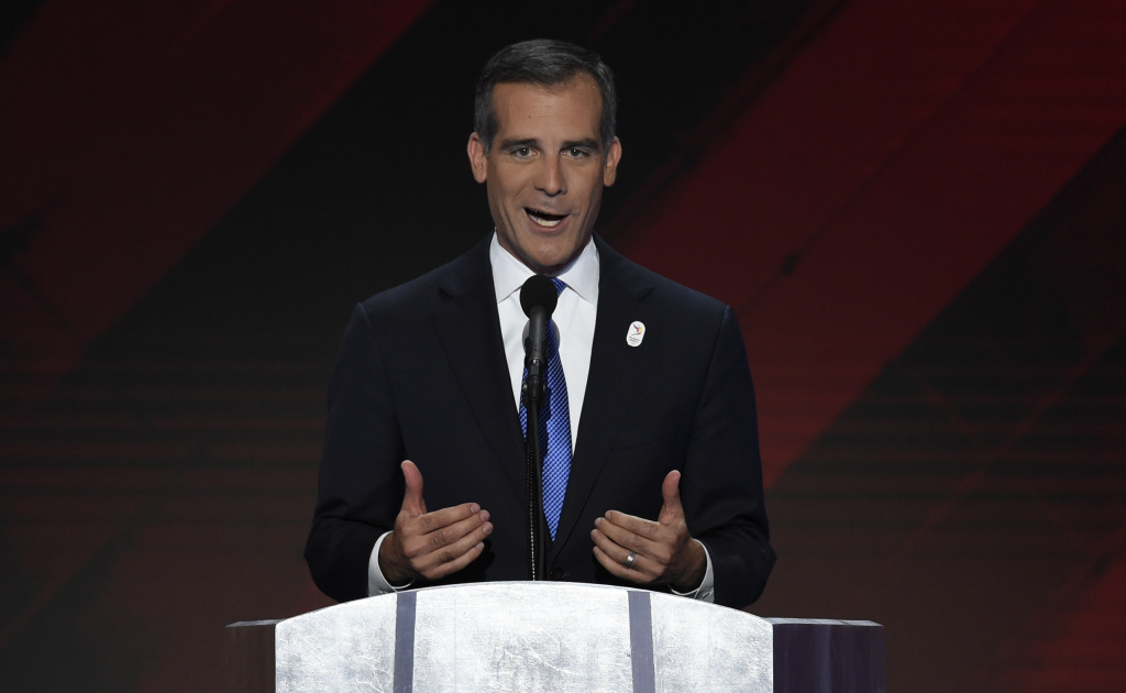 Garcetti, Trump chat about Olympics and immigration - 89.3 KPCC