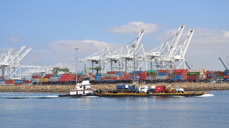 A cruise run by the Aquarium of the Pacific in Long Beach, Calif., exposes guests to the "urban ocean" in the country's biggest shipping terminal.