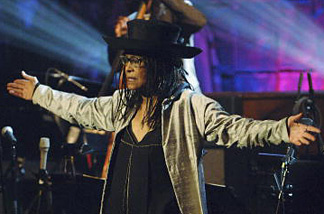 Jazz singer Abbey Lincoln perform at the Jazz At Lincoln Centers Concert For Hurricane Relief at the Rose Theater at Jazz at Lincoln Center on September 17, 2005 in New York City.