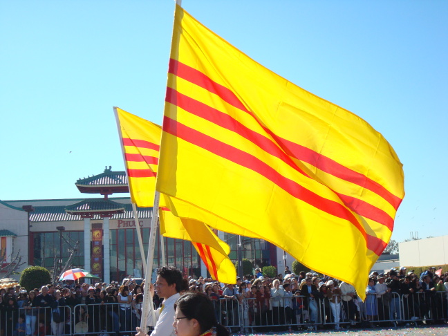 little saigon vietnamese flag westminster asian garden mall