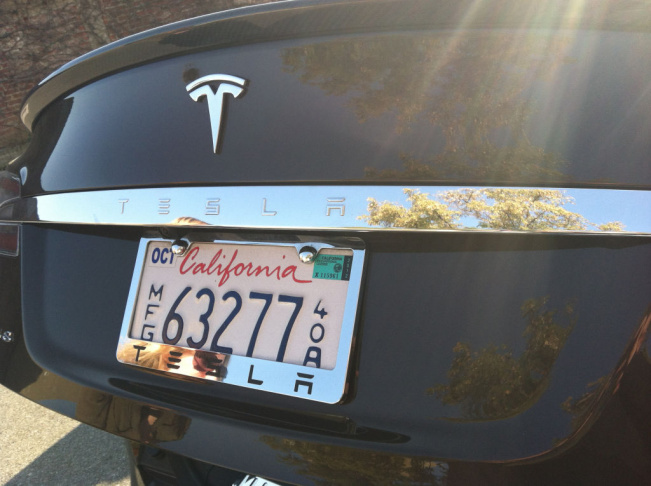 TESLA S