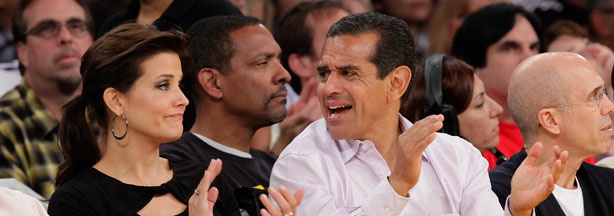 Mayor Antonio Villaraigosa and television reporter Lu Parker have split, reports the Los Angeles Times.