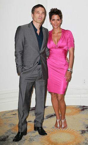 2011 Jenesse Silver Rose Auction And Gala - Arrivals